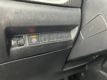 Photo 27 Peugeot 2008  Electrique 136 ch