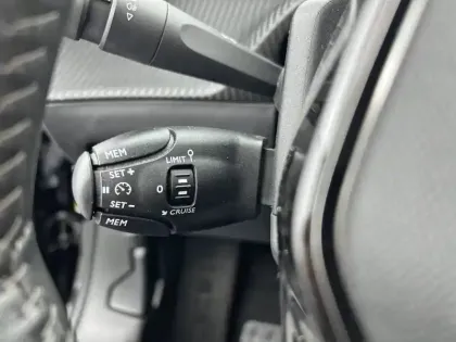 Photo 18 Peugeot 2008  Electrique 136 ch