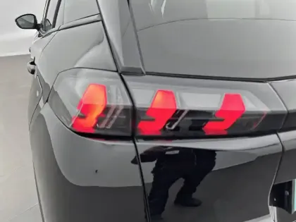 Photo 16 Peugeot 2008  Electrique 136 ch