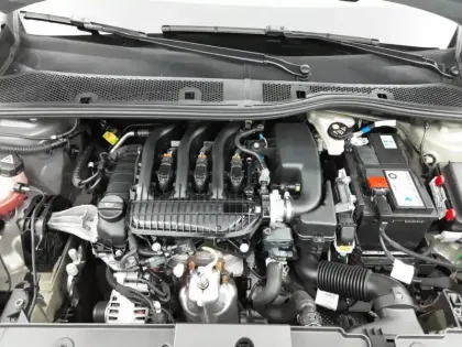 Photo 38 Peugeot 208  PureTech 75 S&S BVM5