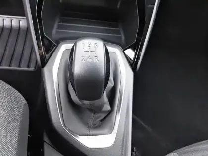 Photo 13 Peugeot 208  PureTech 75 S&S BVM5