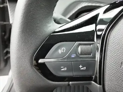 Photo 42 Peugeot 208  PureTech 75 S&S BVM5