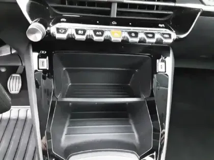 Photo 45 Peugeot 208  PureTech 75 S&S BVM5