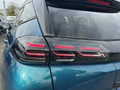 Photo 16 Peugeot 2008  Hybrid 145 e-DCS6