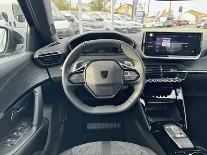 Photo 8 Peugeot 2008  Hybrid 145 e-DCS6