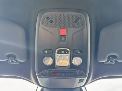 Photo 38 Peugeot 2008  Hybrid 145 e-DCS6