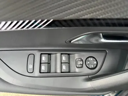 Photo 19 Peugeot 2008  Hybrid 145 e-DCS6