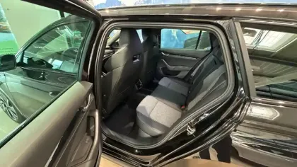 Photo 8 Skoda Octavia  Combi 1.5 TSI Hybrid 150 ch ACT DSG7