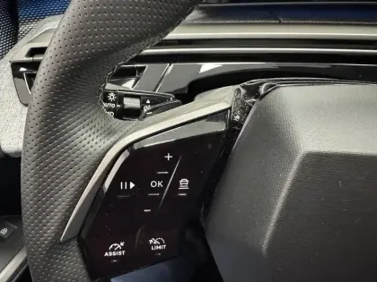 Photo 23 Peugeot 3008  Hybrid 145 e-DCS6