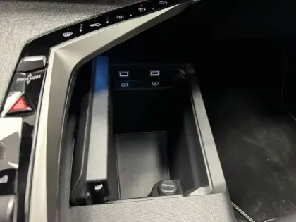 Photo 68 Peugeot 3008  Hybrid 145 e-DCS6