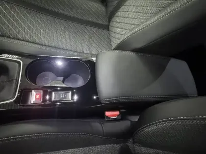 Photo 108 Peugeot 2008  100 S&S BVM6