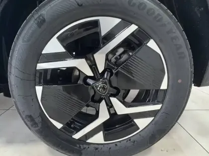 Photo 51 Peugeot 2008  100 S&S BVM6