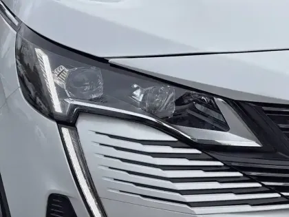 Photo 15 Peugeot 3008  PureTech 130ch S&S EAT8