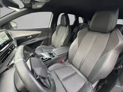 Photo 10 Peugeot 3008  PureTech 130ch S&S EAT8