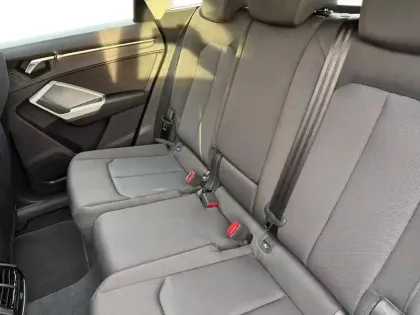 Photo 13 Audi Q3  35 TFSI 150 ch S tronic 7