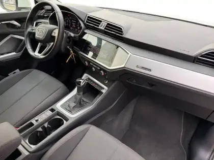 Photo 8 Audi Q3  35 TFSI 150 ch S tronic 7