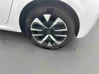 Photo 12 Peugeot 208  Hybrid 100 e-DCS6