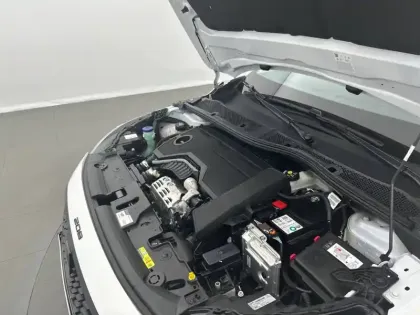 Photo 37 Peugeot 208  Hybrid 100 e-DCS6