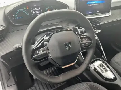 Photo 31 Peugeot 208  Hybrid 100 e-DCS6