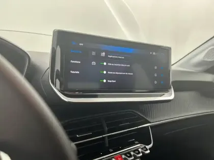 Photo 19 Peugeot 208  Hybrid 100 e-DCS6