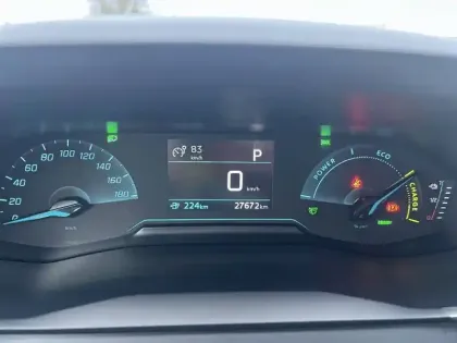 Photo 11 Peugeot 2008  Electrique 136 ch