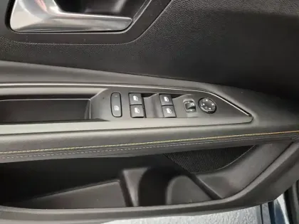 Photo 21 Peugeot 3008  Hybrid 225 e-EAT8