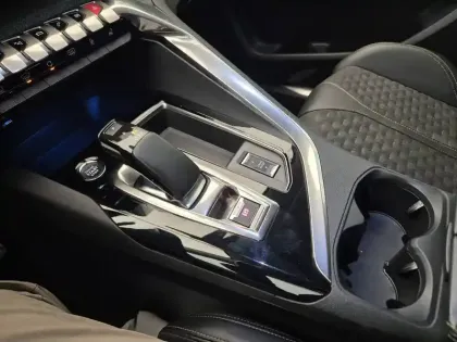 Photo 12 Peugeot 3008  Hybrid 225 e-EAT8