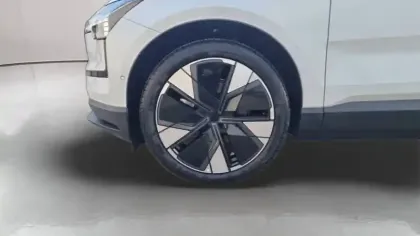 Photo 10 Volvo Ex30  Single Extended Range 272 ch 1EDT