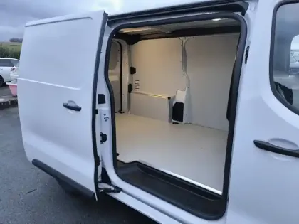 Photo 20 Peugeot Expert  FGN M BLUEHDI 145 S&S EAT8