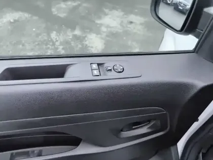 Photo 17 Peugeot Expert  FGN M BLUEHDI 145 S&S EAT8