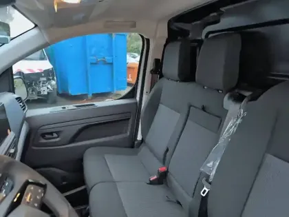 Photo 32 Peugeot Expert  FGN M BLUEHDI 145 S&S EAT8