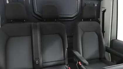 Photo 8 Volkswagen Crafter  VAN 35 L4H3 2.0 TDI 140 CH BVA