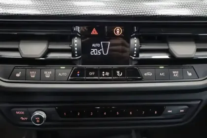 Photo 12 BMW Serie 1 118i 136 ch DKG7