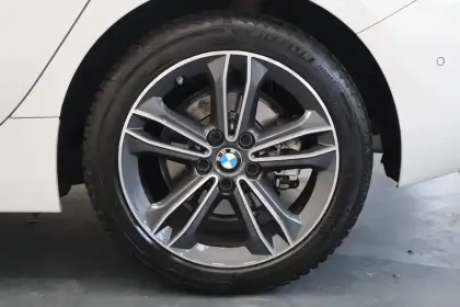 Photo 21 BMW Serie 1 118i 136 ch DKG7