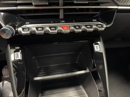 Photo 26 Peugeot 2008  100 S&S BVM6