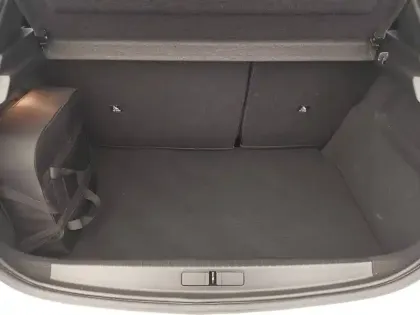 Photo 68 Peugeot 208  Electrique 50 kWh 136ch