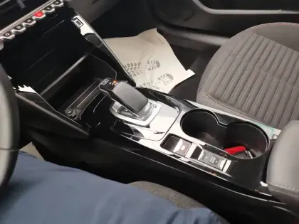 Photo 51 Peugeot 208  Electrique 50 kWh 136ch