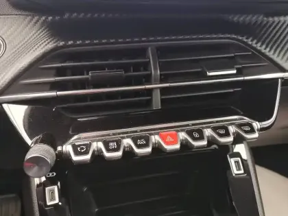 Photo 77 Peugeot 208  Electrique 50 kWh 136ch