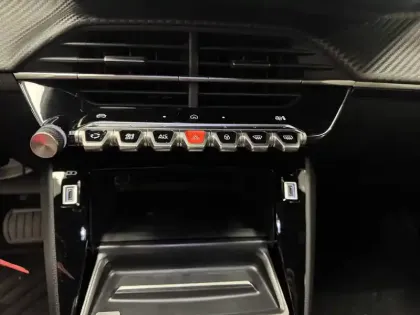 Photo 26 Peugeot 2008  Hybrid 145 e-DCS6