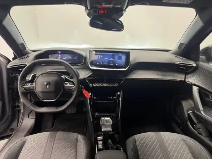 Photo 13 Peugeot 2008  Hybrid 145 e-DCS6