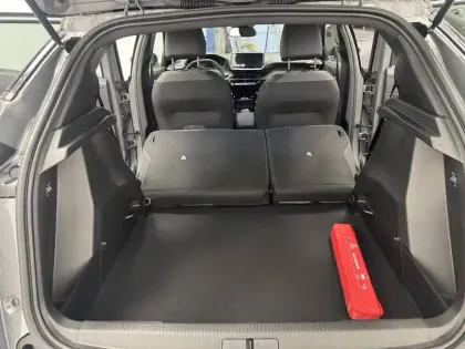 Photo 70 Peugeot 2008  Hybrid 145 e-DCS6