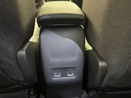 Photo 73 Peugeot 2008  Hybrid 145 e-DCS6