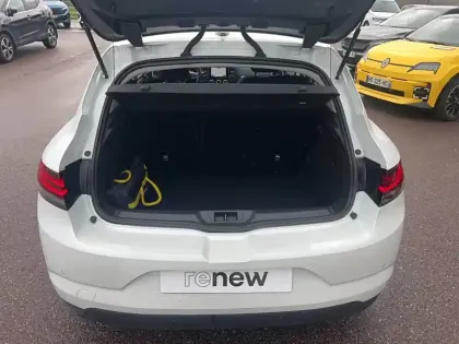 Photo 17 Renault Megane Mégane IV Berline Blue dCi 115 - 21N