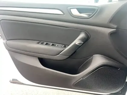 Photo 10 Renault Megane Mégane IV Berline Blue dCi 115 - 21N