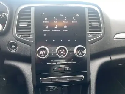 Photo 11 Renault Megane Mégane IV Berline Blue dCi 115 - 21N