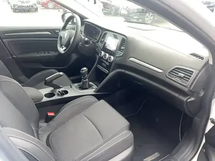 Photo 13 Renault Megane Mégane IV Berline Blue dCi 115 - 21N