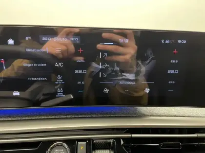 Photo 37 Peugeot 3008  Electrique 210 ch 73 kWh