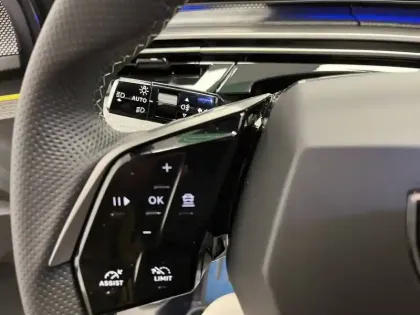 Photo 31 Peugeot 3008  Electrique 210 ch 73 kWh