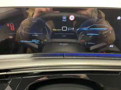 Photo 29 Peugeot 3008  Electrique 210 ch 73 kWh