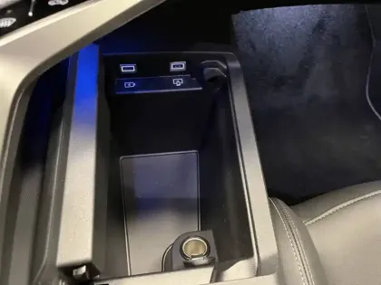 Photo 35 Peugeot 3008  Electrique 210 ch 73 kWh